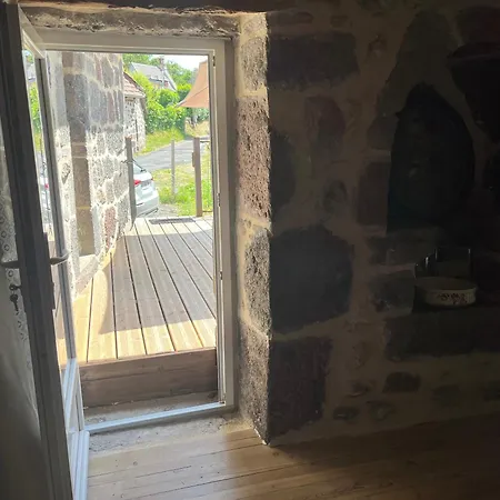 Semesterbostad La Maison Des Petites Choses, La Tiny House Du Puy Mary-cantal